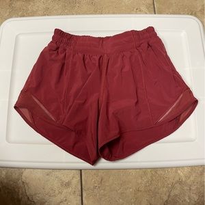 Lululemon Hotty Hot Shorts Size 4, Low Rise, 4 Inch